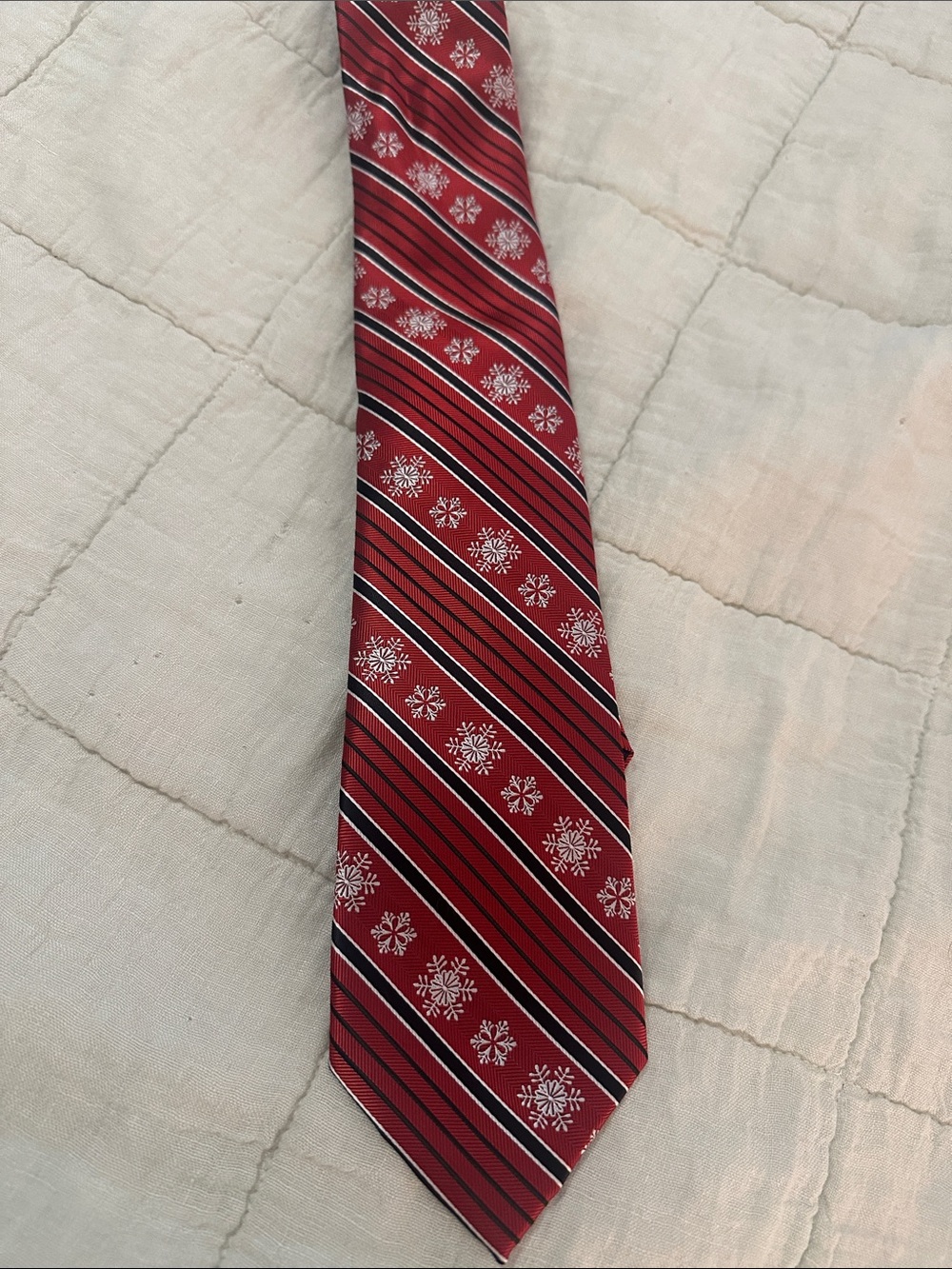 Holiday Christmas Classic Red Striped Tie with Snowflake Motif 58 inches EUC